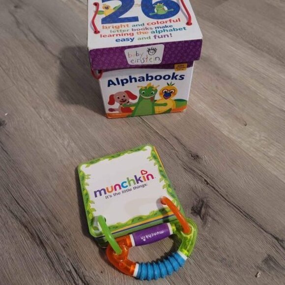 Baby einstein toddler baby board books box set plus munchkin book. alphabet book - Picture 6 of 7